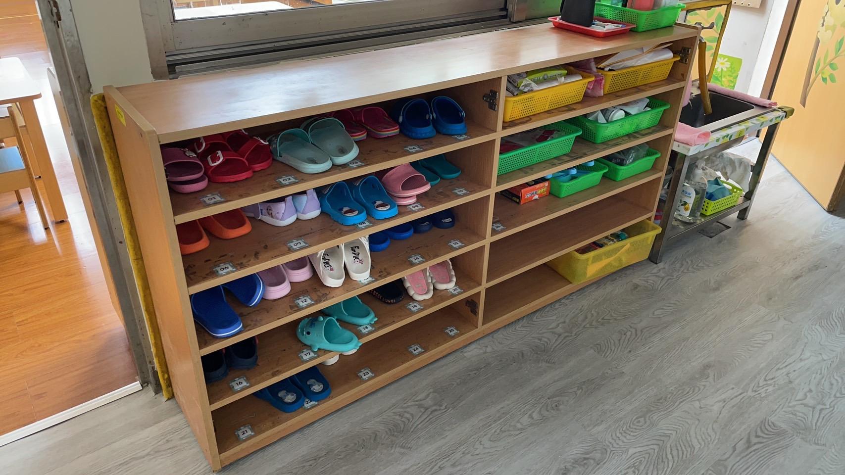 17.4 工作鞋櫃(幼兒)