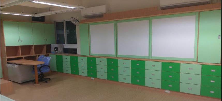 7.3 白板+抽屜式書包櫃