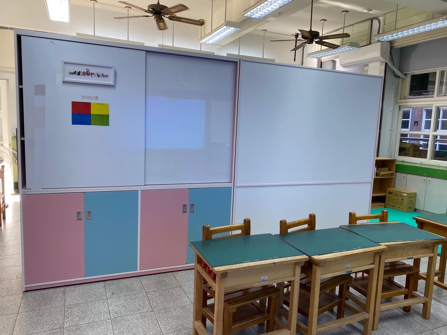 11.4 雙面白板教具櫃
