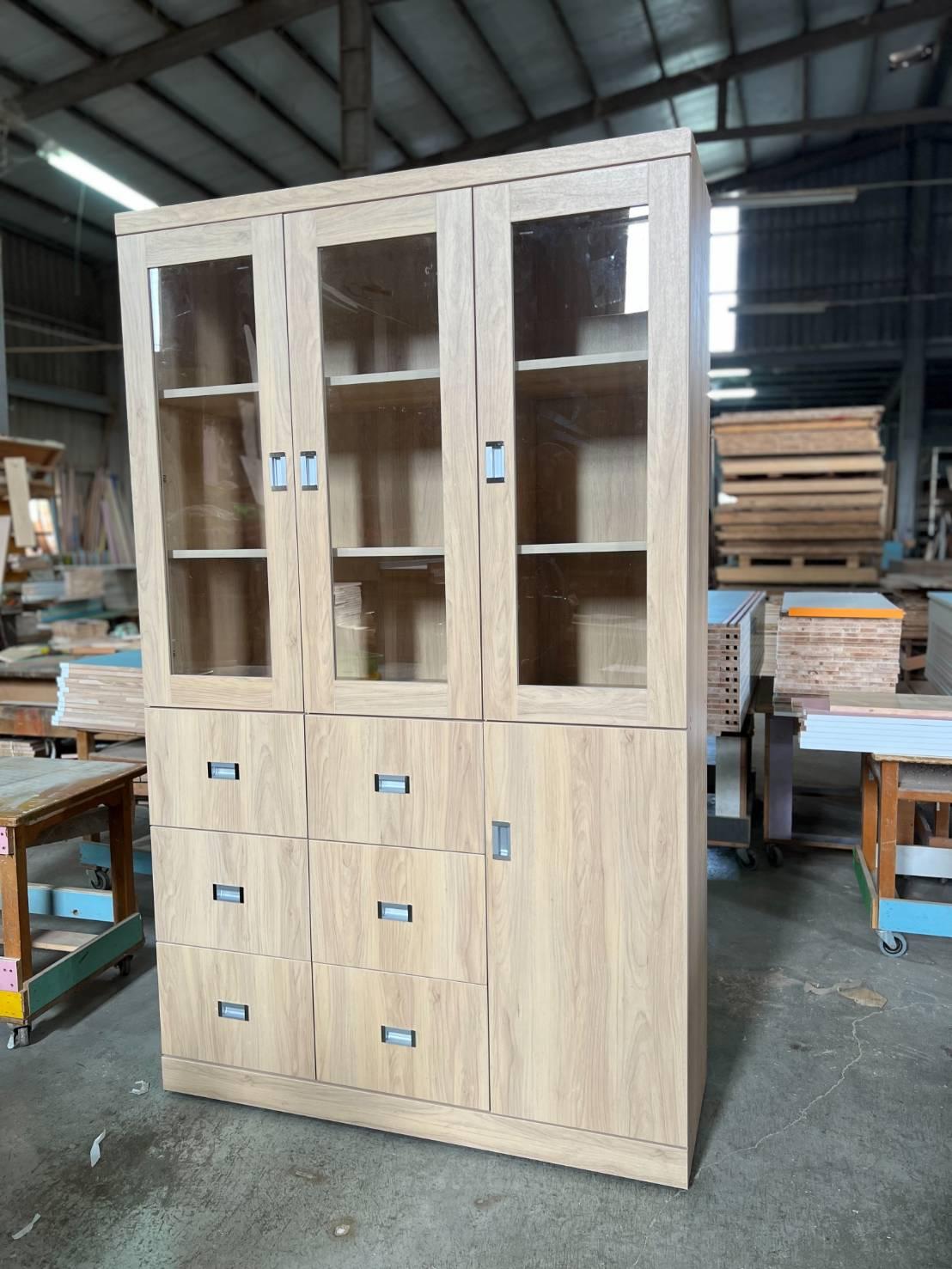 19.5 玻璃資料櫃