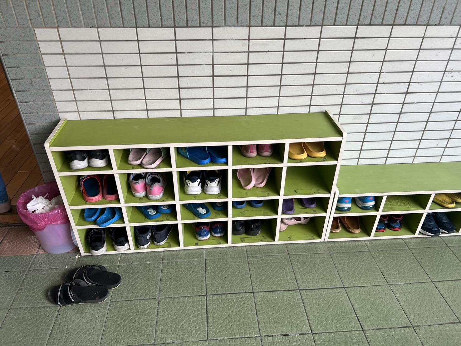 11.5 雙用鞋櫃(幼兒)