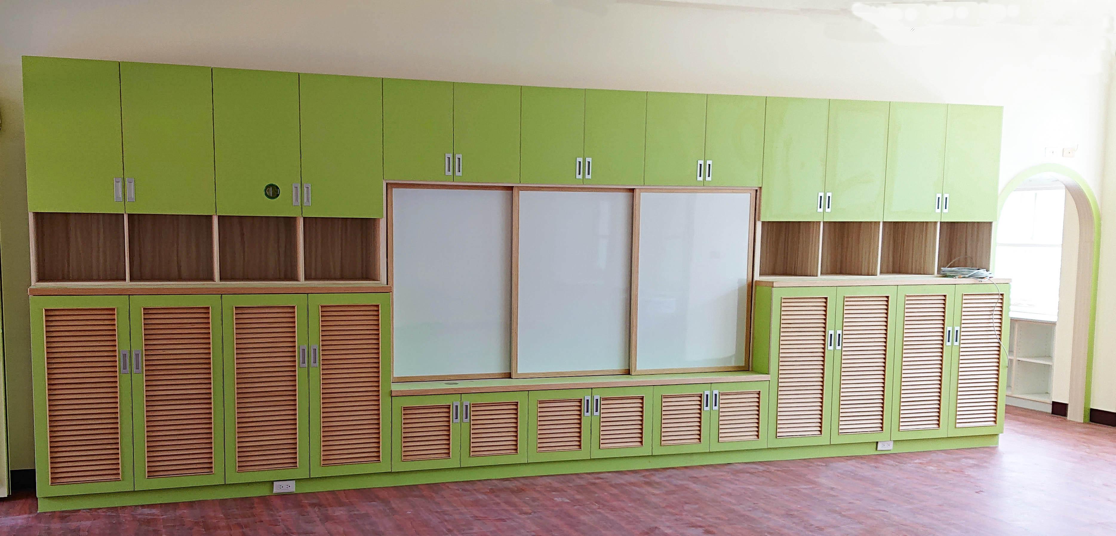 7.1白板棉被綜合櫃