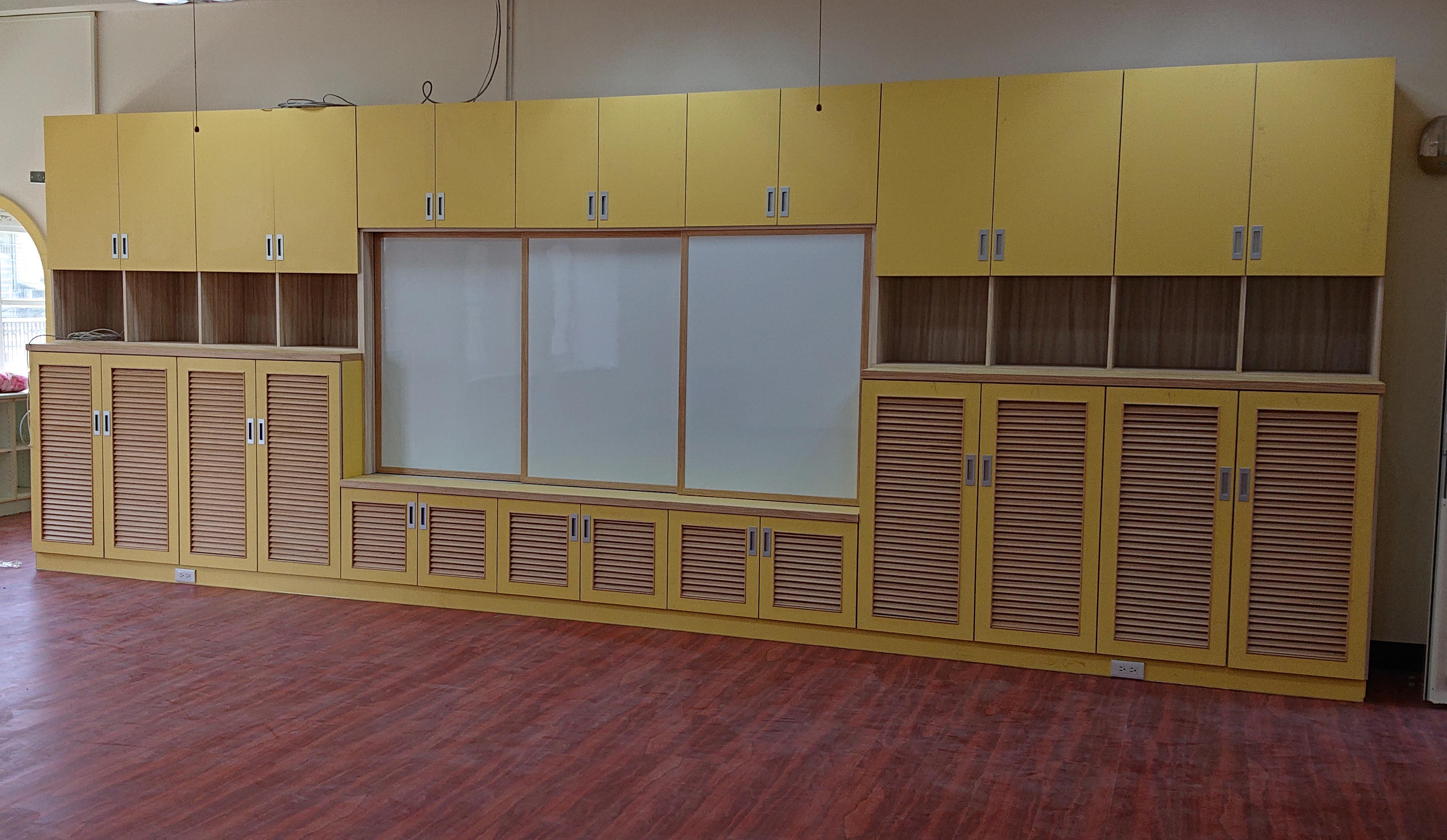 9.2 百葉教具棉被櫃