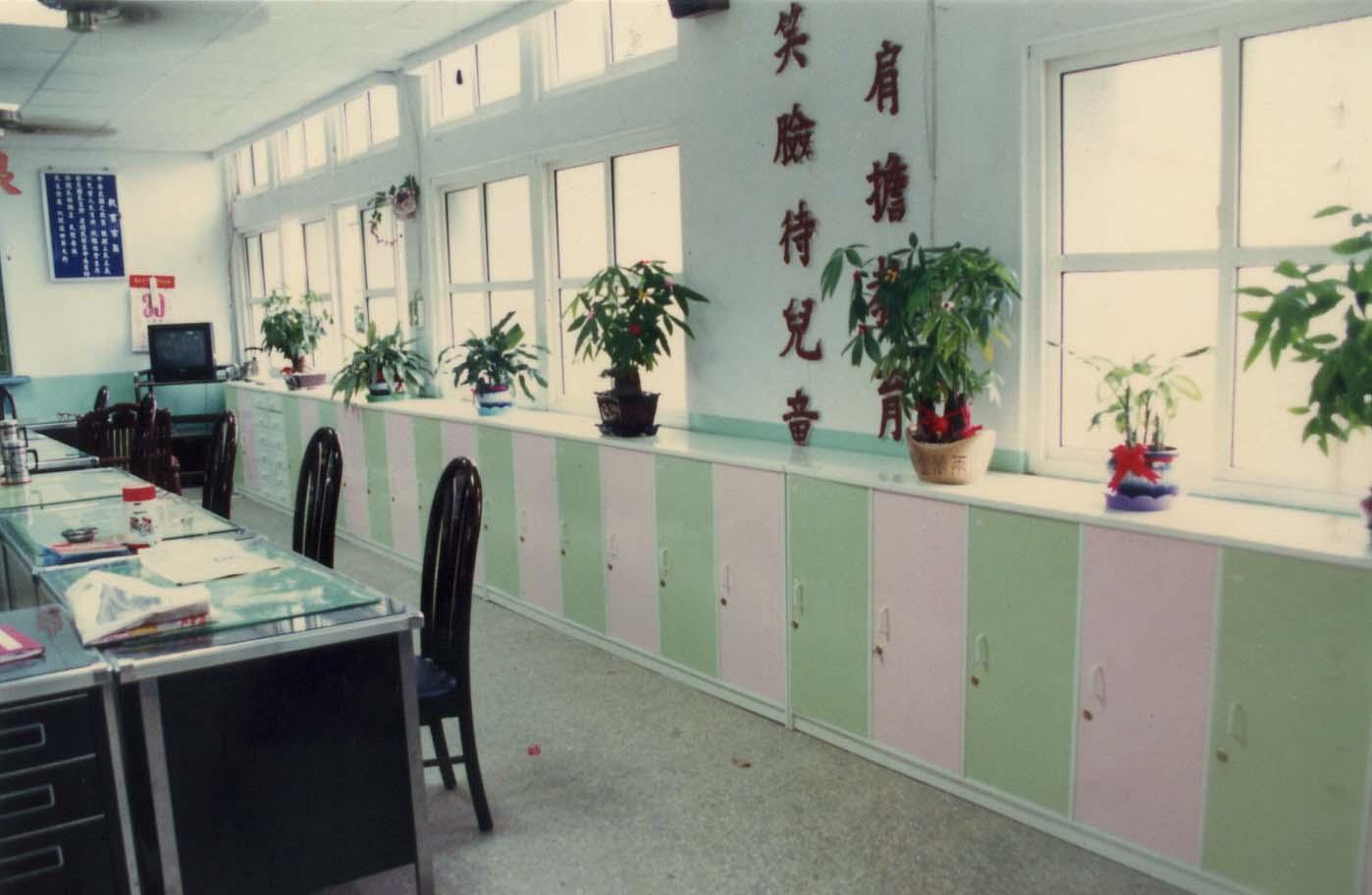 21.2 辦公資料矮櫃