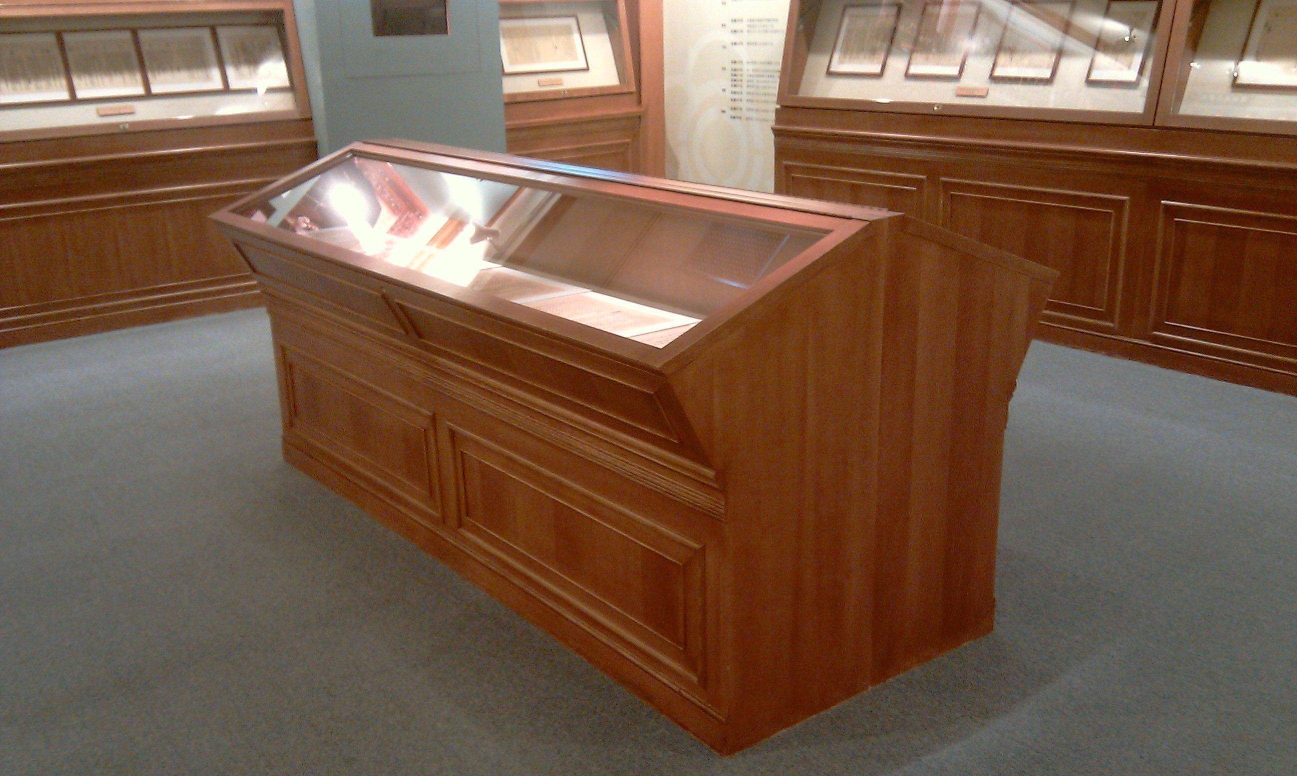 15.6 玻璃展示櫃