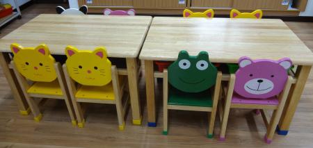 10.4 C-095原木抽屜幼桌、巧容椅