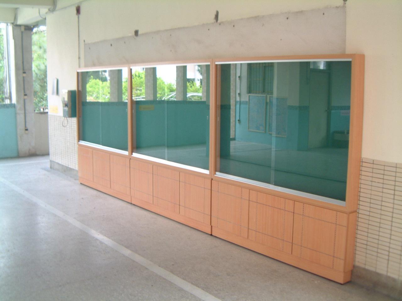 15.2 玻璃木框佈告欄