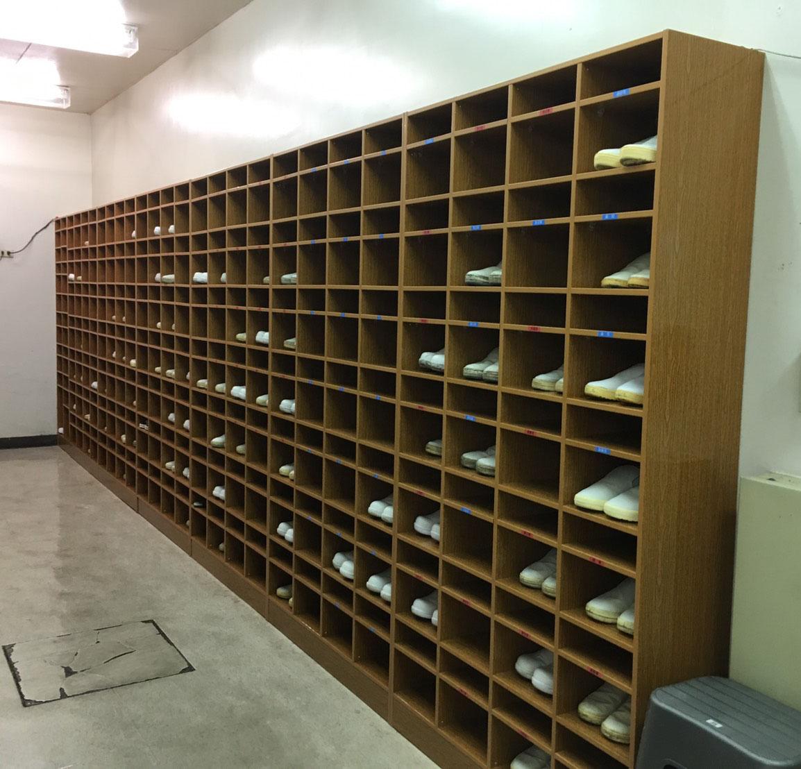 13.6 28人開放式鞋櫃