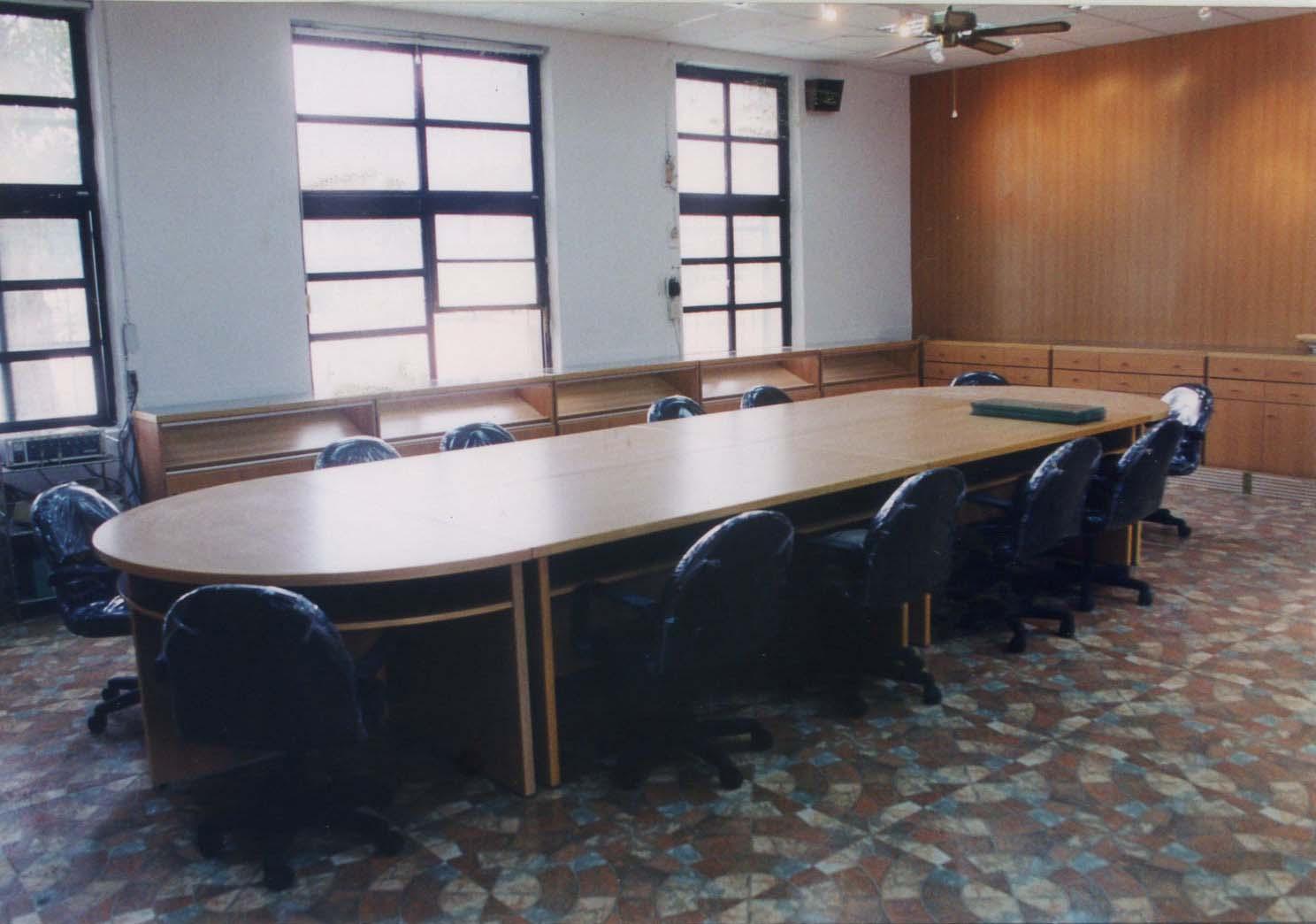 21.1 會議桌(塑鋼)