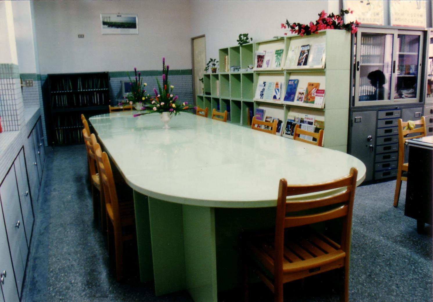 19.6 會議桌(塑鋼)