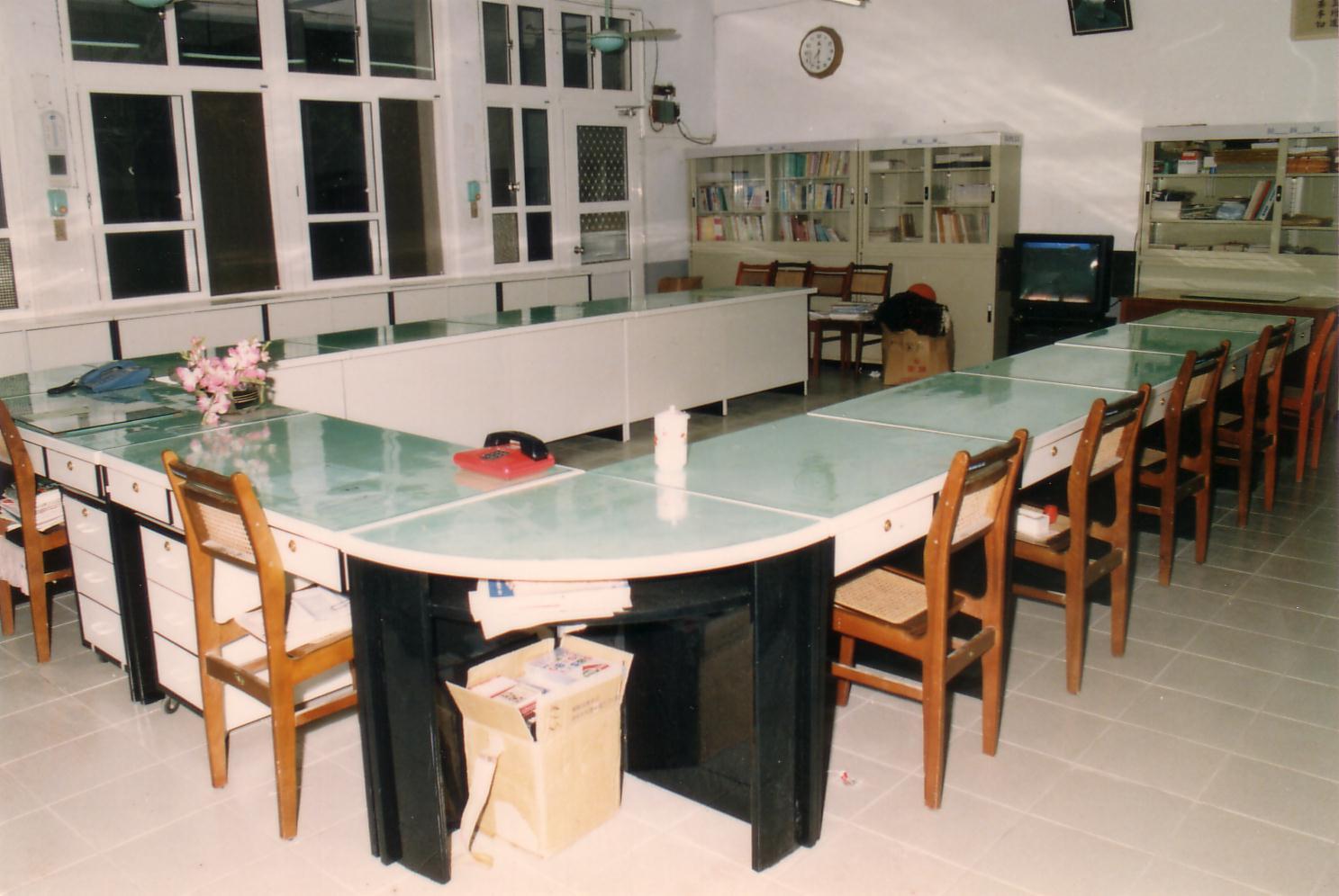 31.6 辦公桌實例(塑鋼)