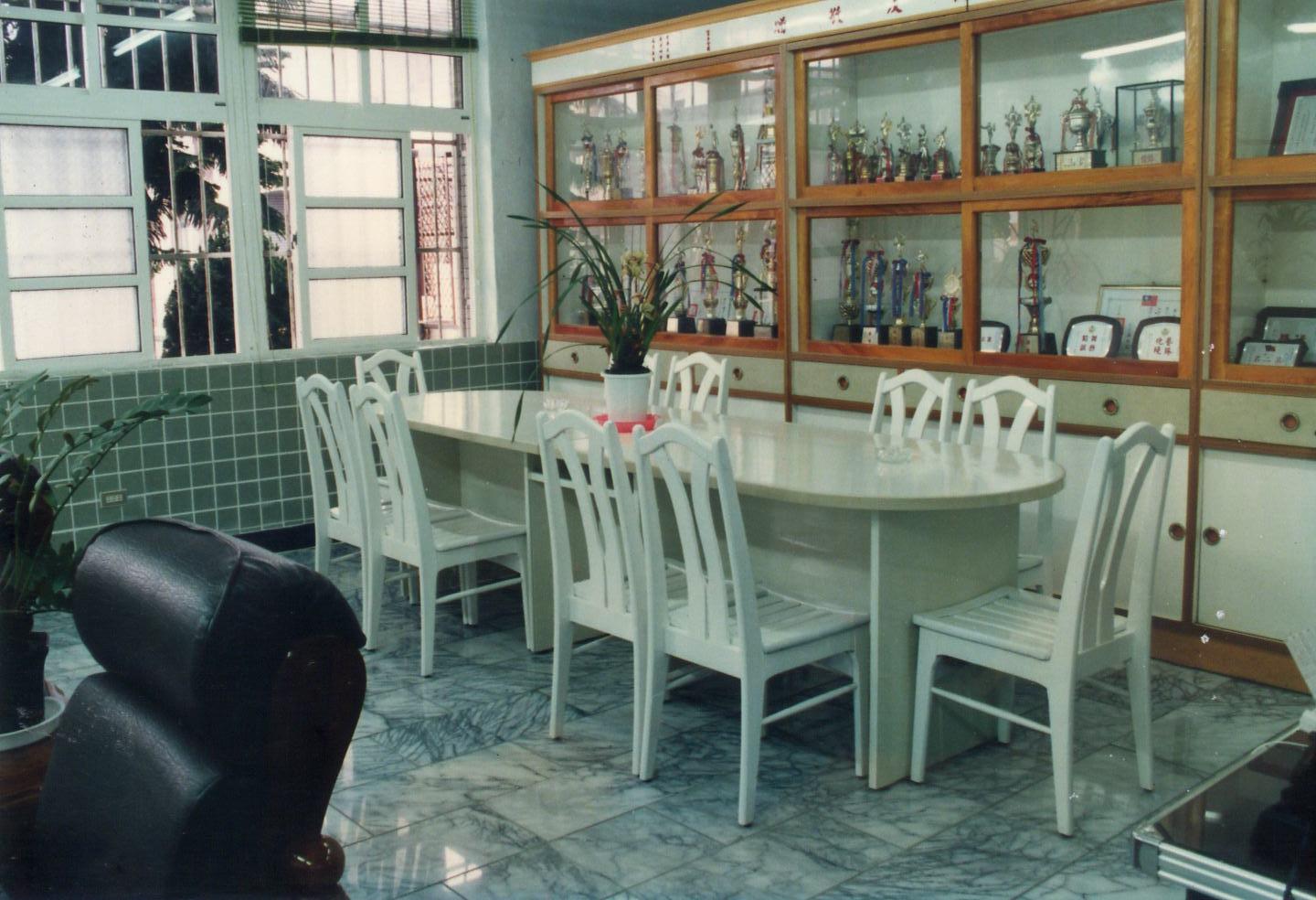 19.2 會議桌(塑鋼)