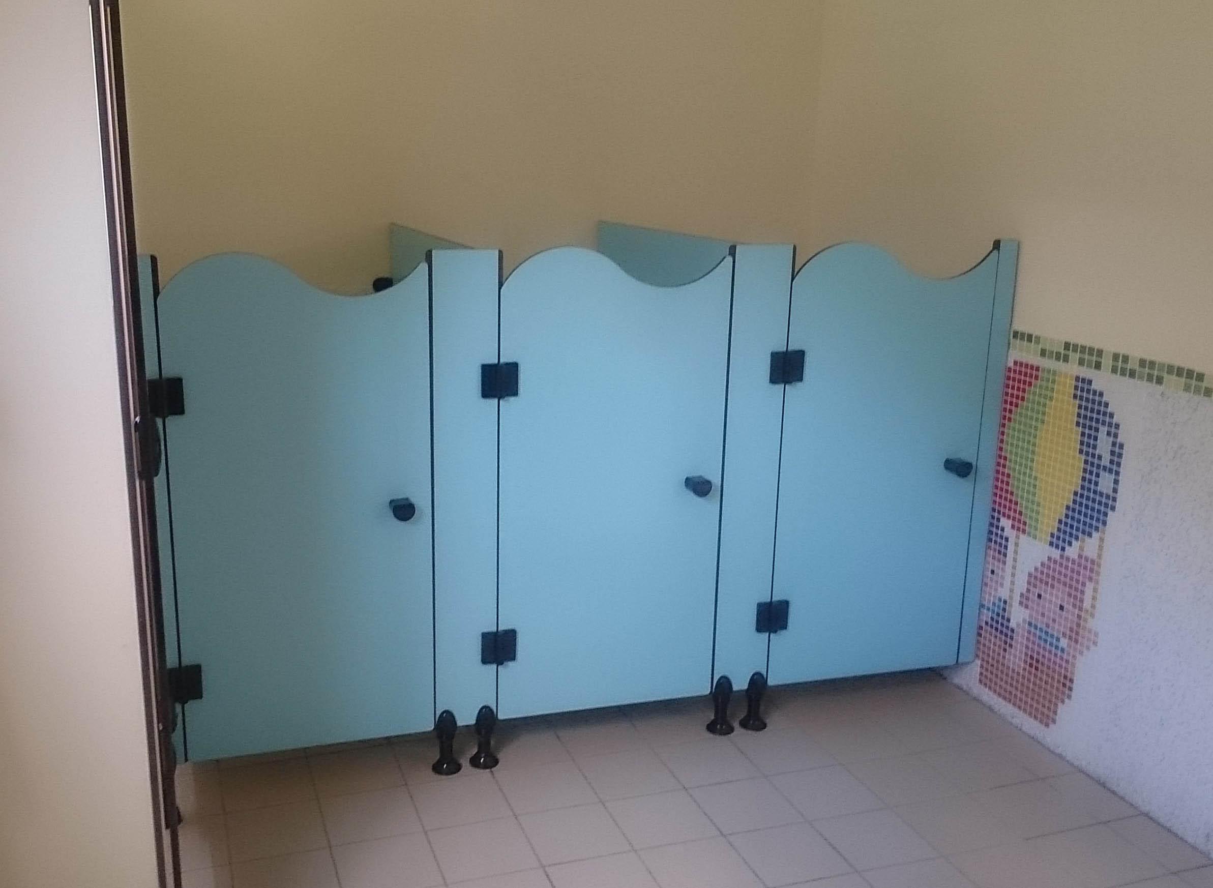 1.4 幼兒 女生馬桶 隔間導擺