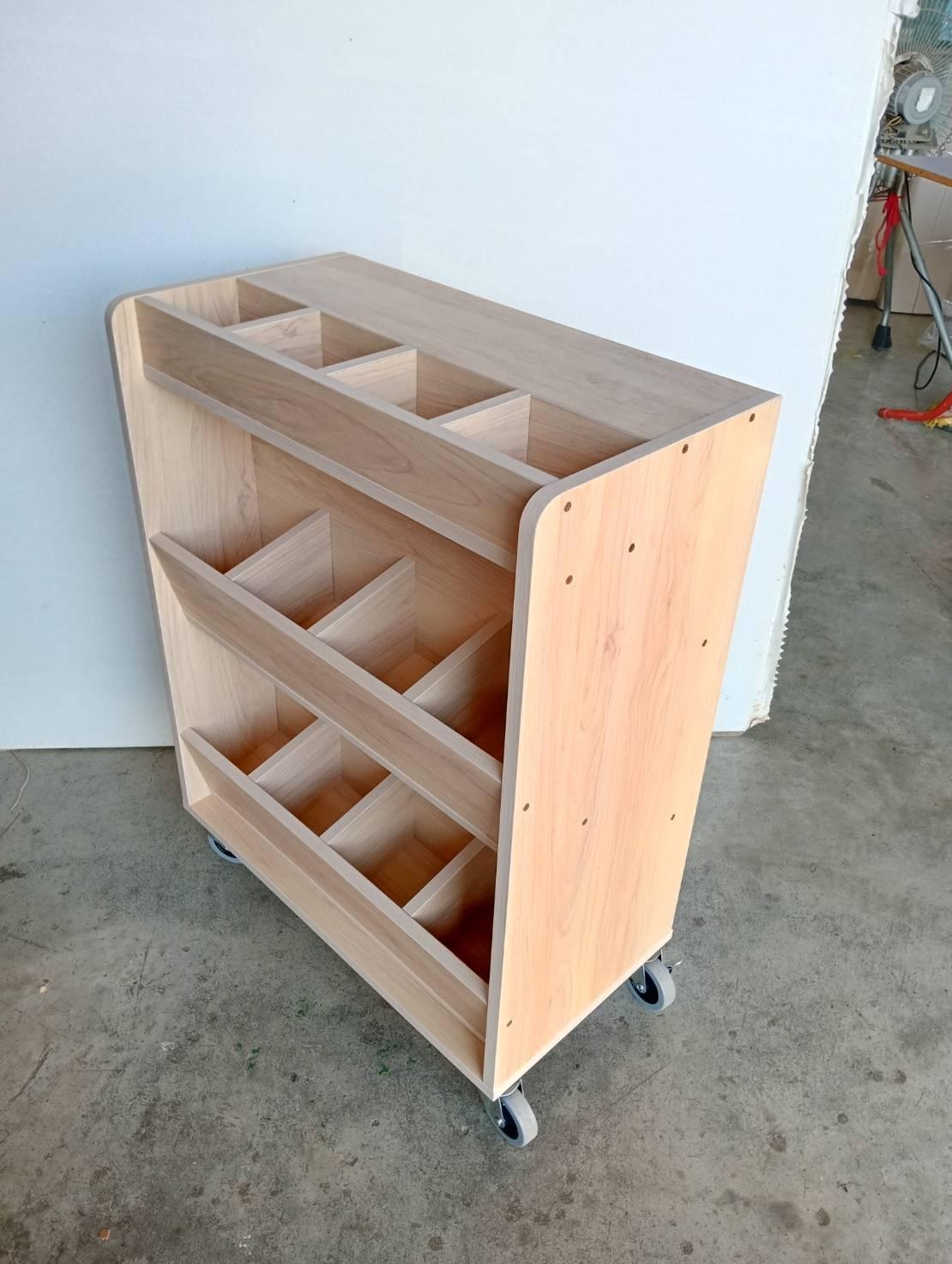 15.1 茶杯水壺櫃