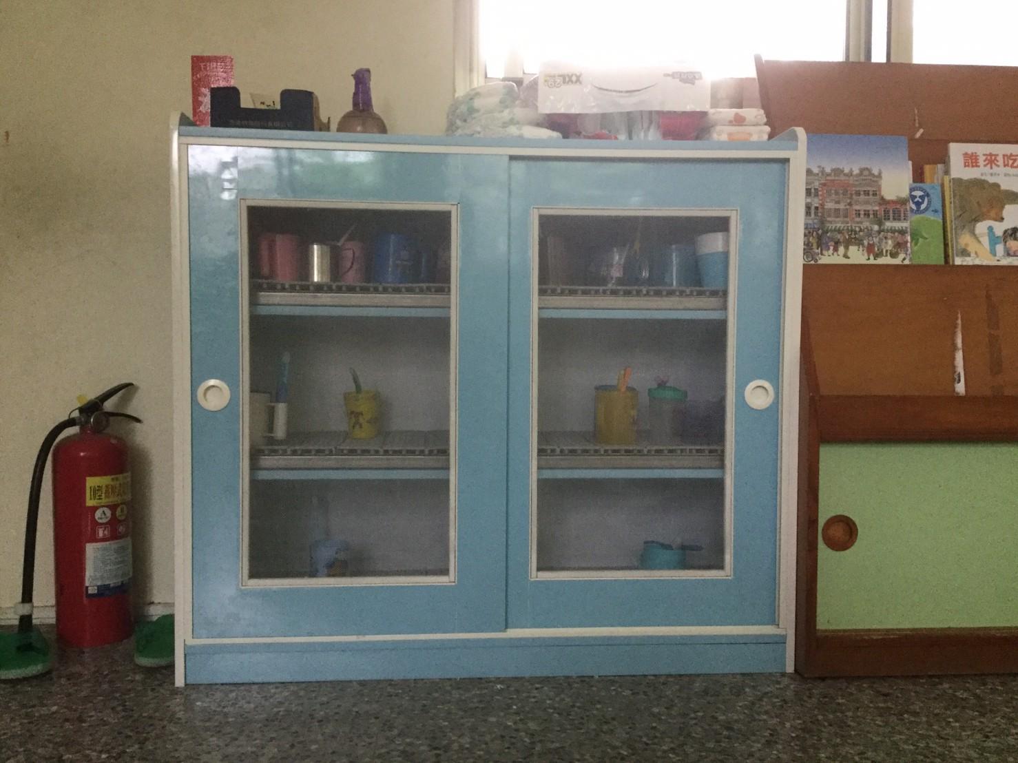 25.4 塑鋼牙刷茶杯櫃