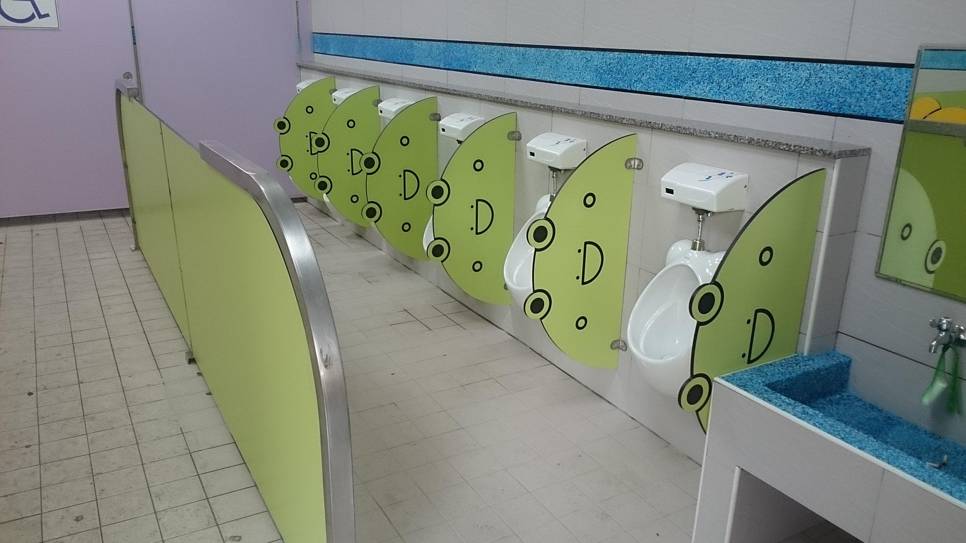 1.4 幼兒 男生便斗 隔間導擺