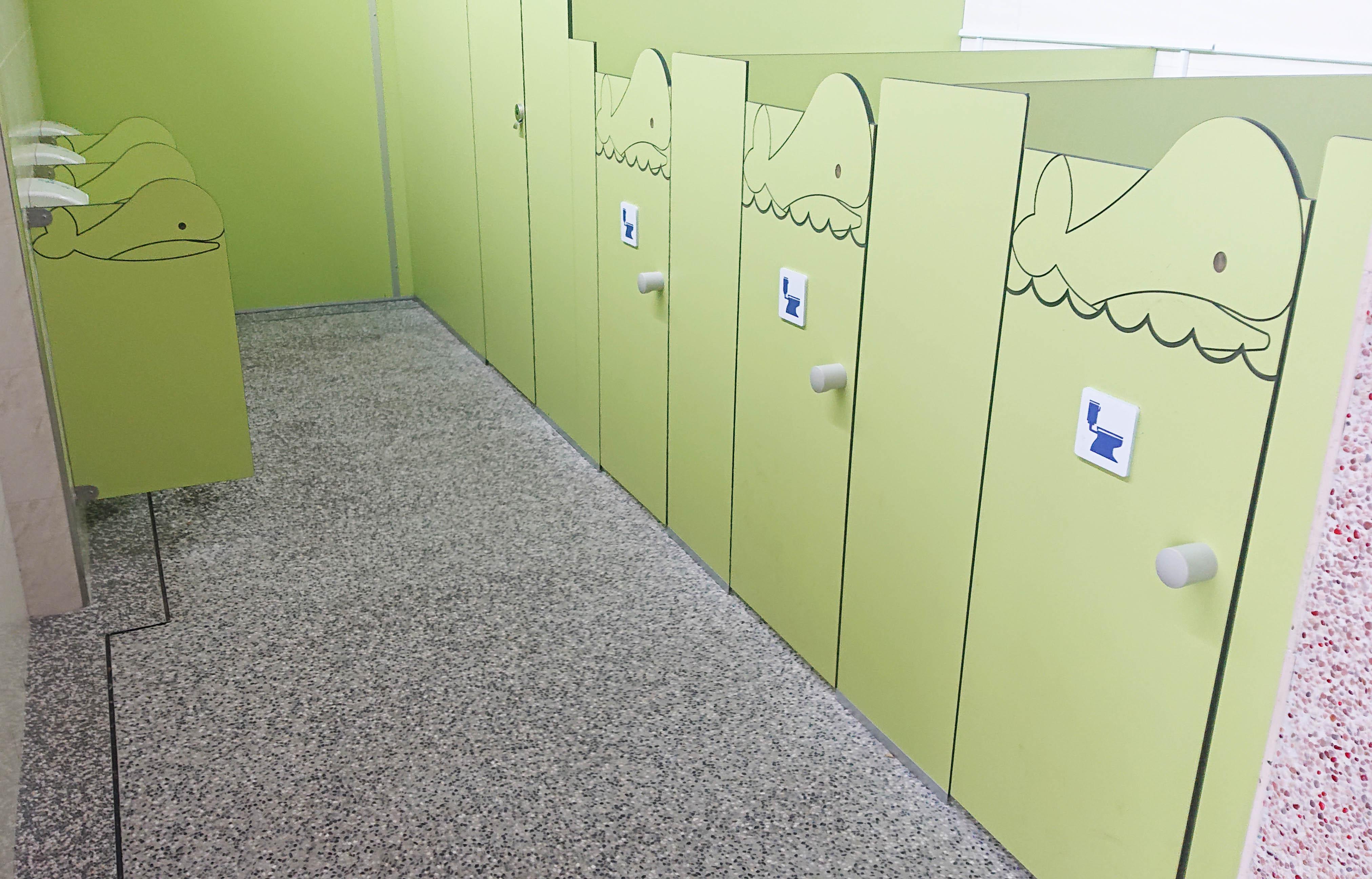 3.3 幼兒 女生馬桶 隔間導擺