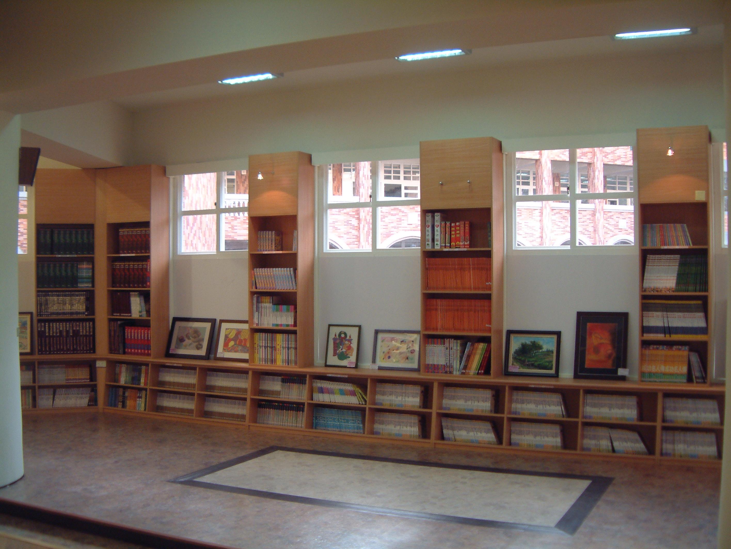 15.3 圖書展示區 光明