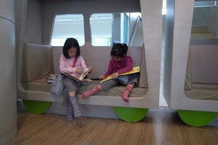 13.2 火車書櫃 小港