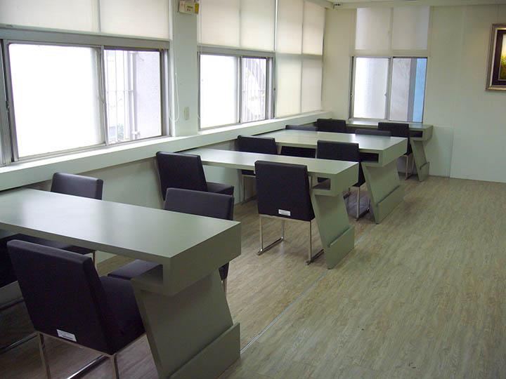 11.5 長方閱讀桌(立板)